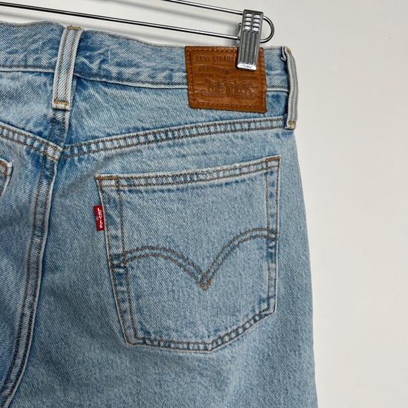 Levis wedgie light wash - size 27 - Picture 7 of 7